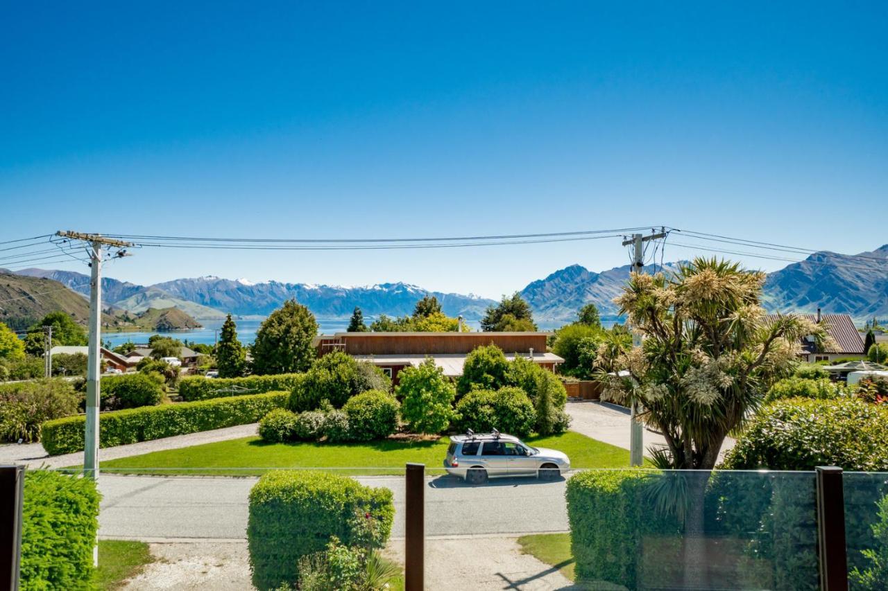 Views On Parry - Lake Hawea Holiday Home Exterior photo